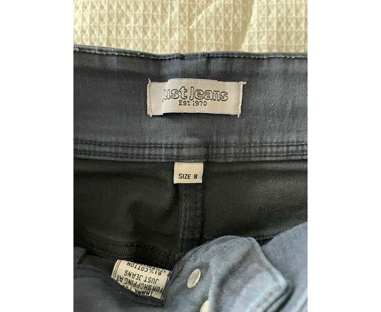 Garage Sales Newtown -  1349