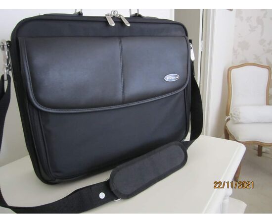 Garage Sales Port Melbourne -  1728