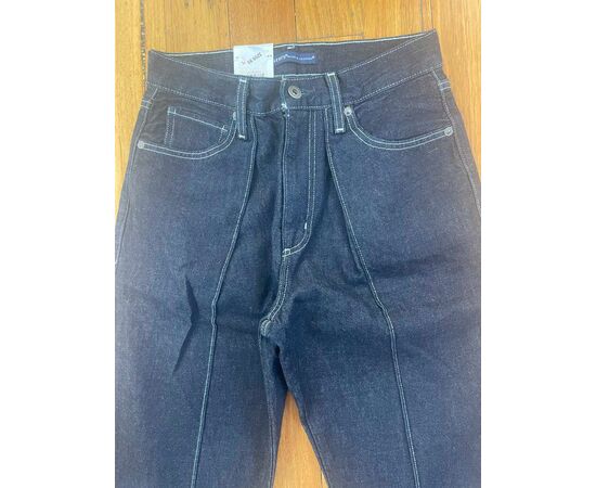 Garage Sales Williamstown -  1868