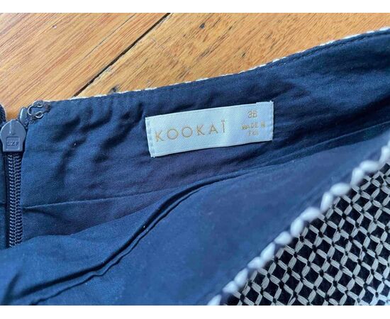 Garage Sales ESHER -  421